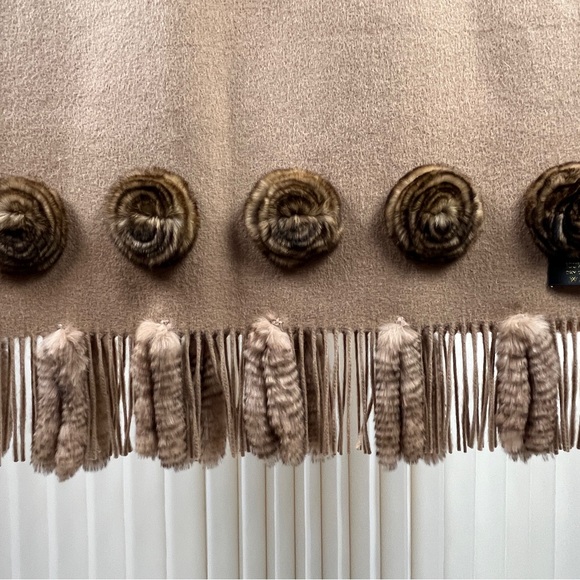 Elegant Tan Scarf with Fur Accents - Picture 6 of 16